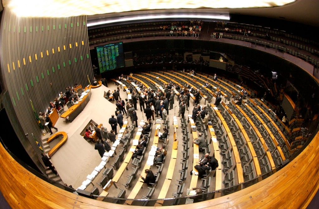 Eleições 2016: 18 deputados federais são eleitos e deixarão Câmara